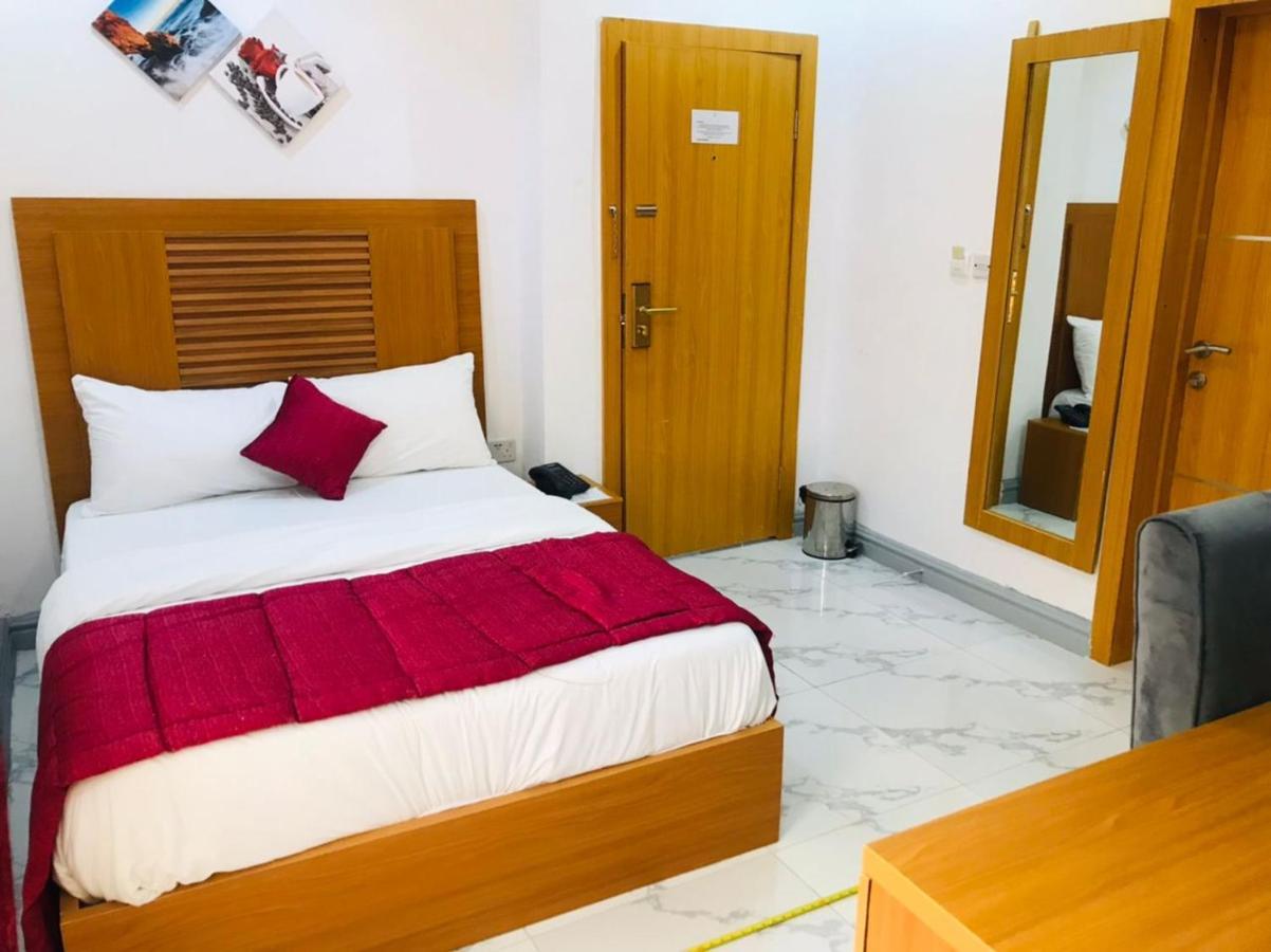 Dominance Events And Suites إبادان المظهر الخارجي الصورة