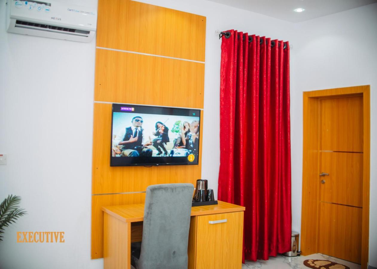 Dominance Events And Suites إبادان المظهر الخارجي الصورة